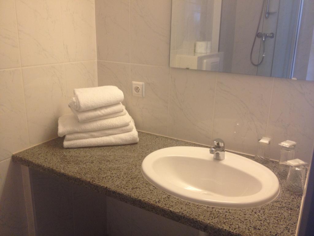 Hotel Le Strasbourg Mulhouse Oda fotoğraf